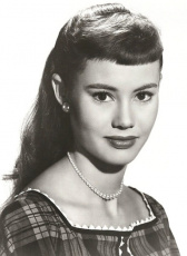 Roberta Shore