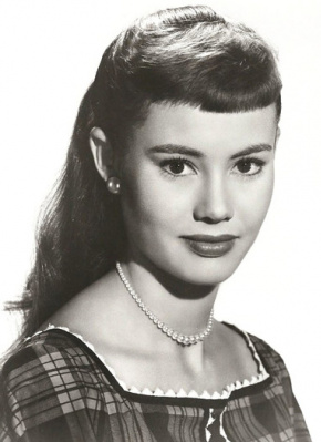 Roberta Shore