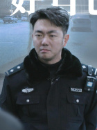 张震男