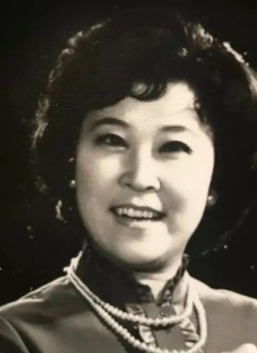 靳小才