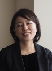 冢原亚由子