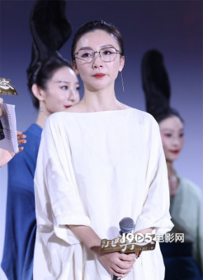 周莉亚