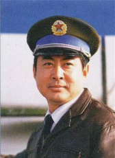 梁振亞