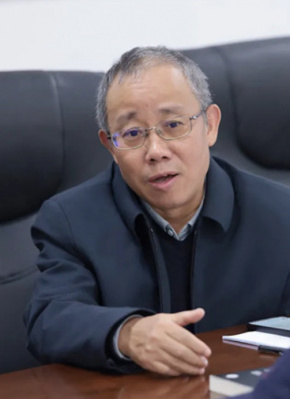 李道新