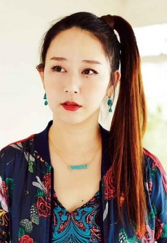 东村明子