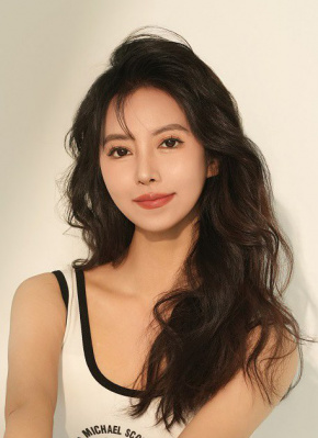 奕翎