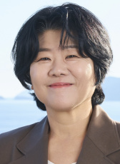 李姃垠