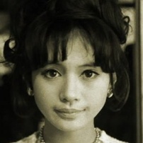 加賀麻理子