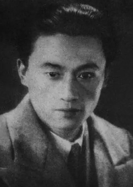 万超尘