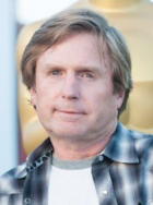 湯姆·達(dá)菲爾德