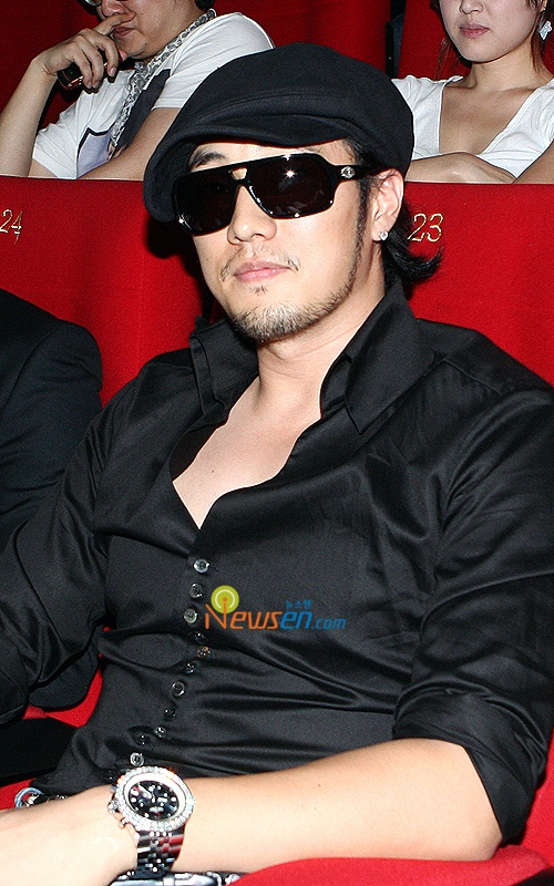 《丑女大翻身》导演新作试映会 明星纷纷来捧