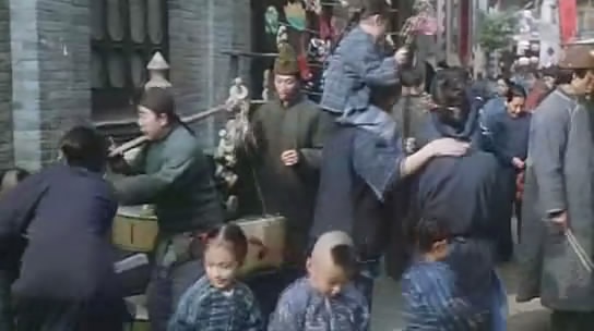 新小花旦杨幂竟是“星女郎” 自幼拍戏资历颇深