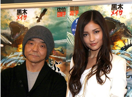 黑木明纱扮武装女猎人 科幻热核战争袭来_韩