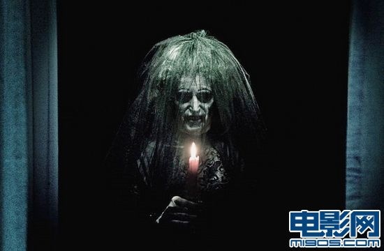 恐怖片《潜伏》曝光剧照 红色魔鬼对抗惊悚儿