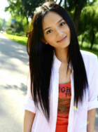 李依玲