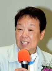 殷允芃