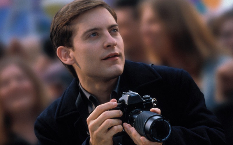 托尼·斯塔克是彼得·帕克的干爹不?