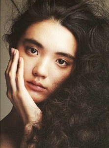 石坂友里