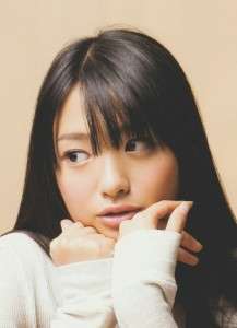 北原里英