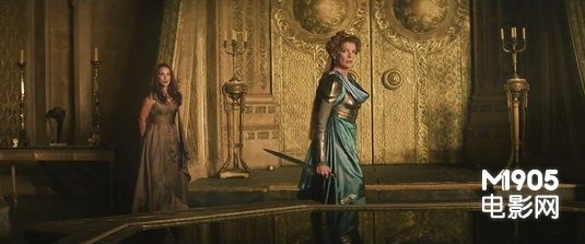 雷神2曝最新剧照 娜塔莉·波特曼古装现身_