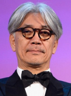 坂本龍一