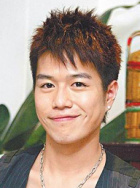 李易