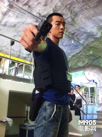 非常幸运》领跑票房榜 郑恺演技搞笑秀口技_华