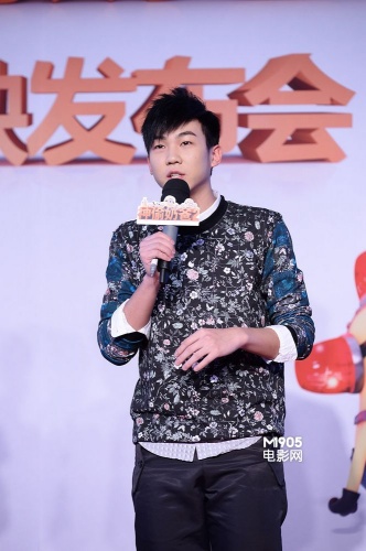 两位配音明星邓超和田雨橙cindy以及后者的爸爸妈妈田亮,叶一茜也一起图片
