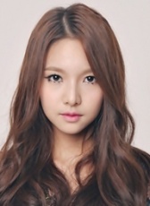 在伊