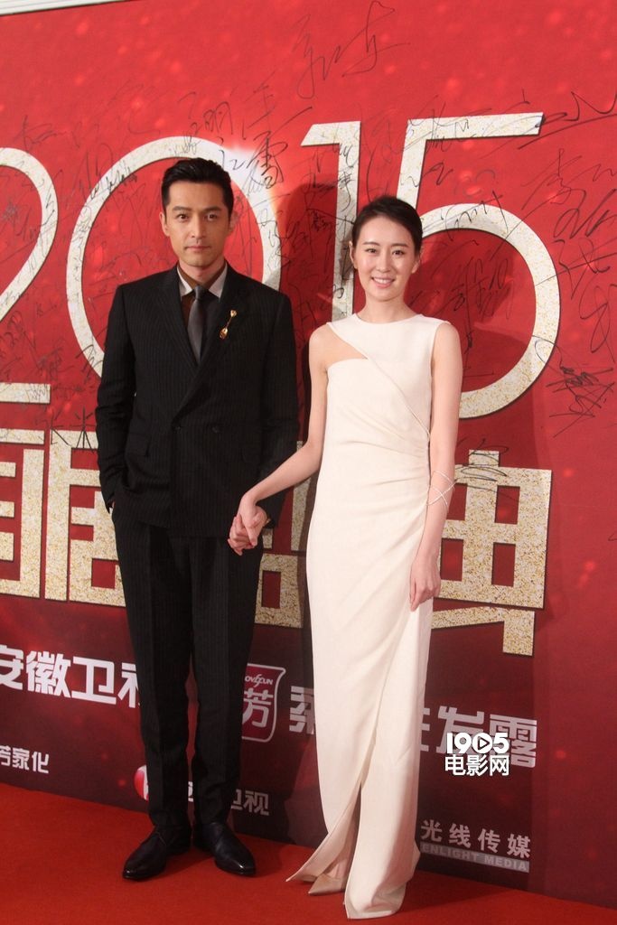 林心如出席活动穿绑带装 胡歌王凯帅气唐嫣性感