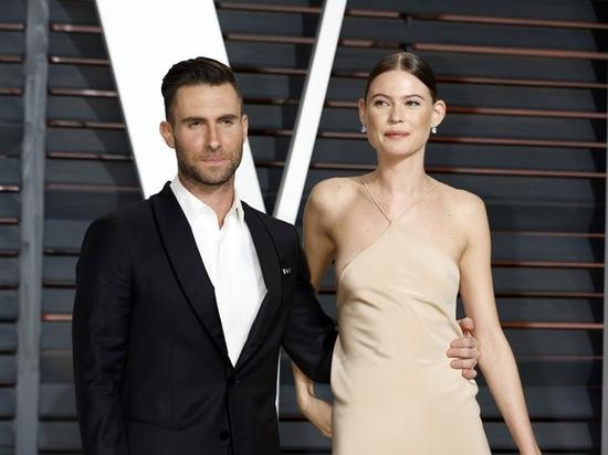 魔力红主唱亚当·莱文当爸啦! 超模妻怀孕三月