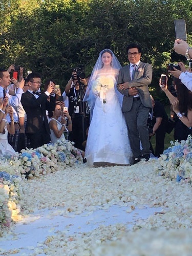 吴奇隆婚礼深情告白刘诗诗:我会听话的!(图)_滚