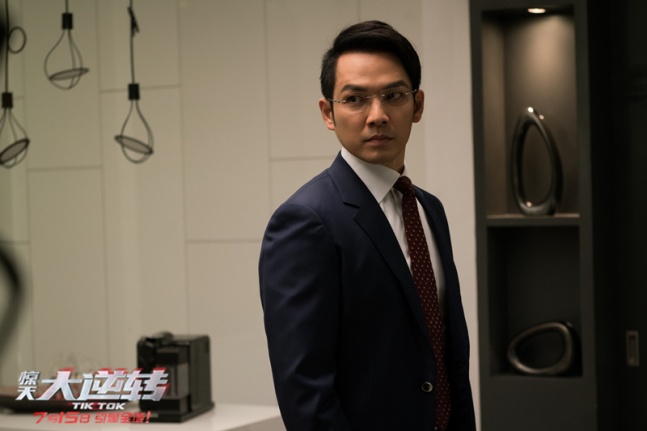 钟汉良惨遭爆头|(1/7) 《惊天大逆转》曝新剧照 钟汉良惨遭"爆头"|(2