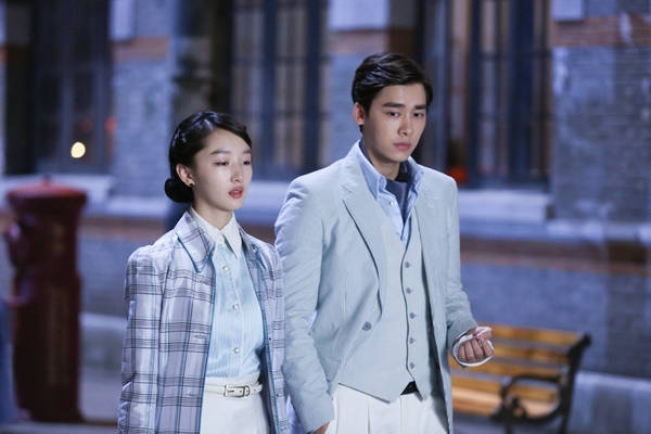 昔日恋人受伤住院 《麻雀》周冬雨微表情加分_滚动新闻_电影网_1905.com