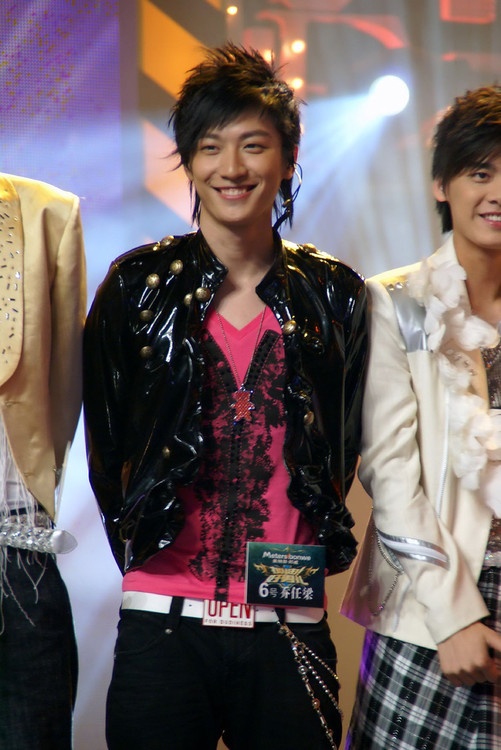 乔任梁年仅28岁 参加《好男儿》出道为国家二