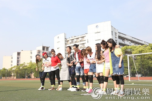 《玫瑰之旅》重返校园 男嘉宾花式坑自己