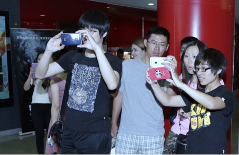 网易洞见召唤AR异形,反差萌怪物成影视宣发新