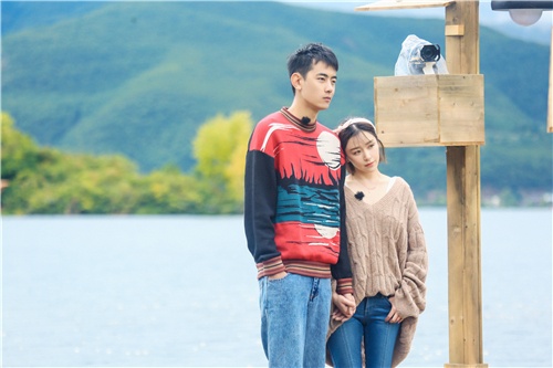 阚清子与纪凌尘陈翔留守《客栈》 自嘲“电灯泡”