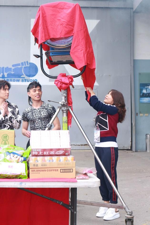 《斗鱼》电影版开镜毛弟挨拳 演大反派揣摩狠