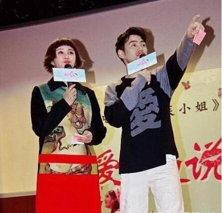 张歆艺的脸又变样了 这下巴真是越来越短