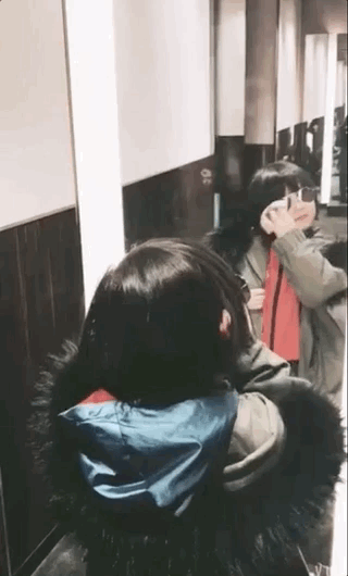 陆毅晒小女儿搞笑请示对话要去表情和妈妈的扯脸文字姐姐包图片