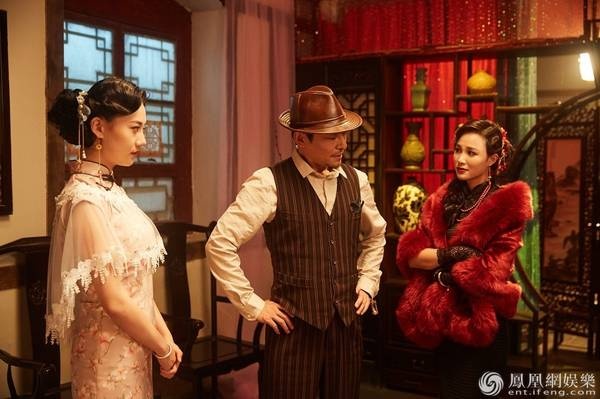 电影《斗法五湖镇》拍竣 杜奕衡妻儿美腻曝光