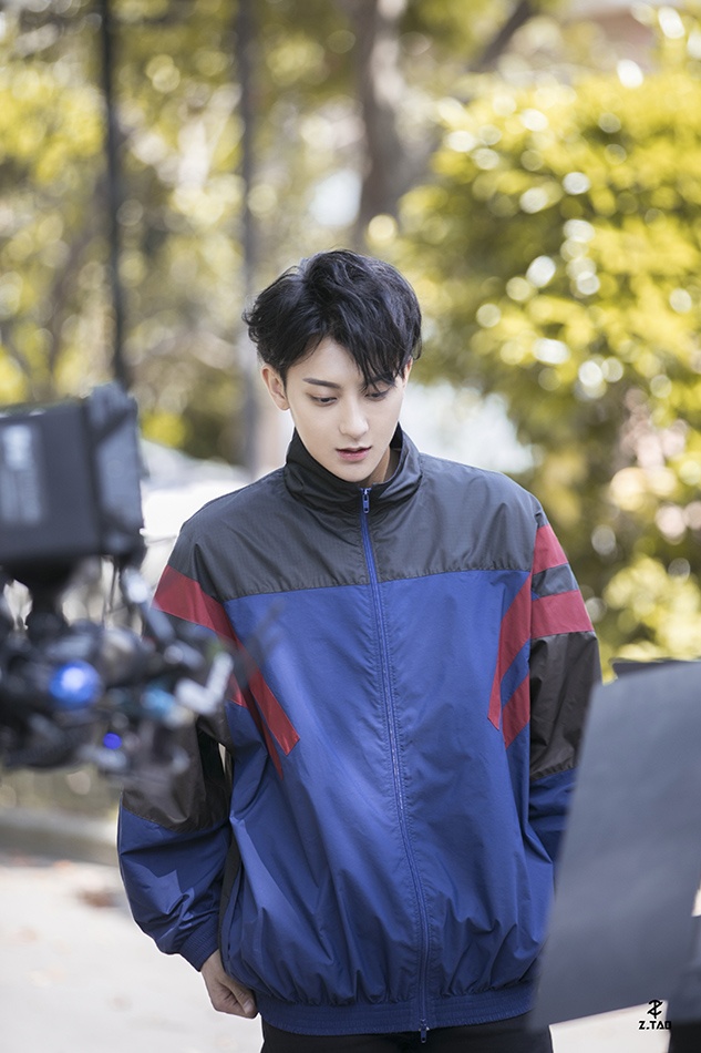 偶像力量max! 黄子韬暖心上线为粉丝海浪庆生