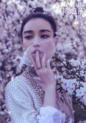 倪妮《时尚芭莎》大片曝光 化身明代女侠英气逼人