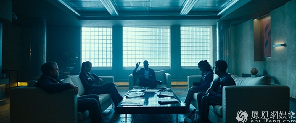 电影《密室逃生》首发预告 六人成团疯玩解谜