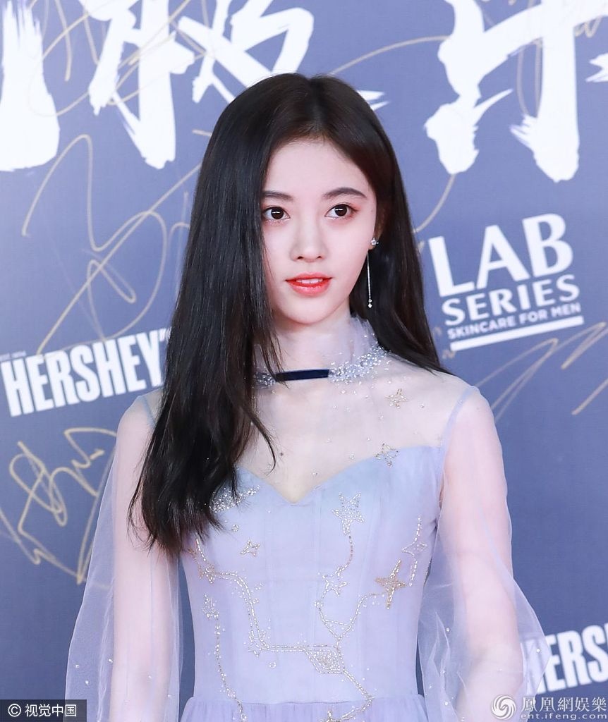 仙女仙子美颜大pk!鞠婧祎穿"星辰大海"纱裙 朱正廷帅气