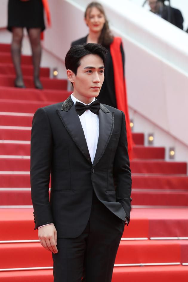 朱一龙工作室回应说错字：罚抄100遍 从小室开始