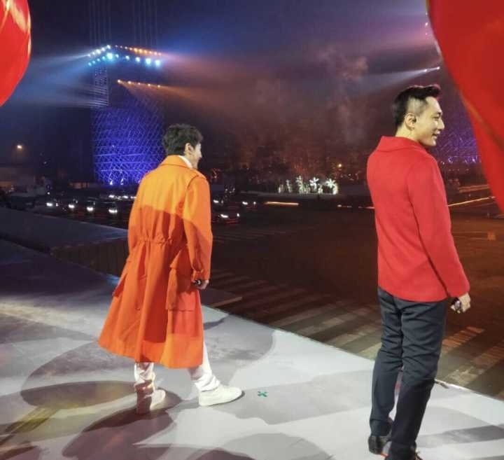 韩雪现身春晚深圳分会场 关晓彤王嘉尔加入春