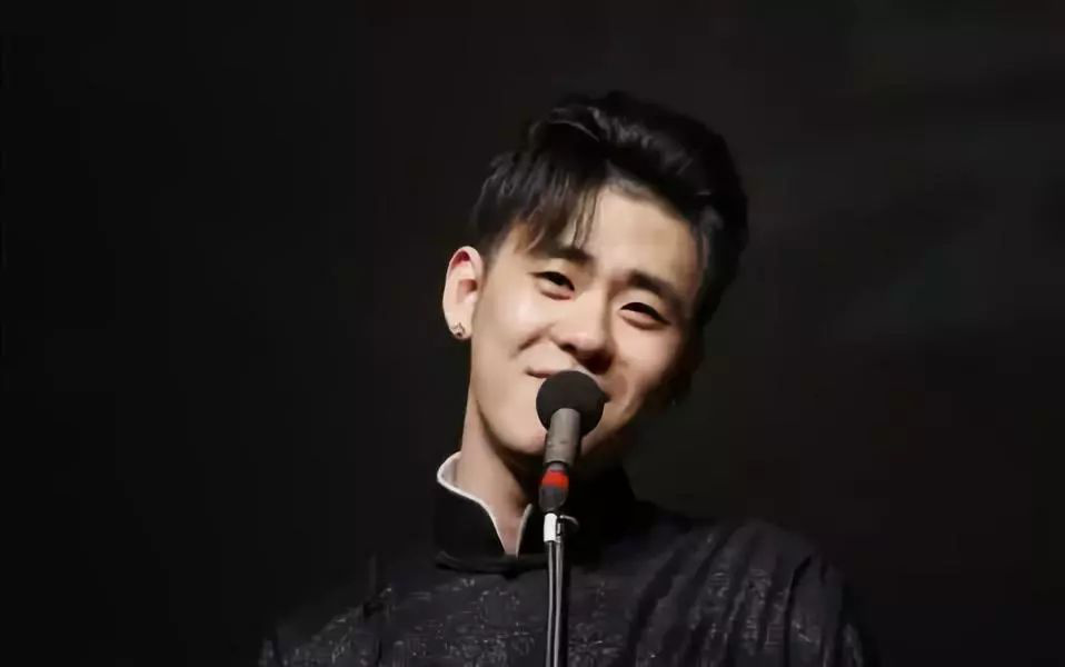 拿国难开玩笑，官媒点名批评的张云雷，竟还有粉丝护着？