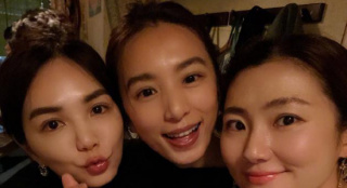 寿星亲手做蛋糕！SHE晒素颜合照 提前为Hebe庆生